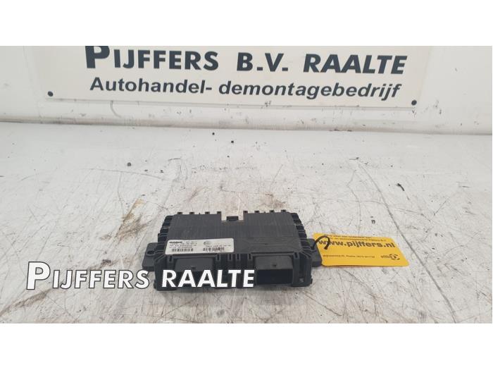 Gebruikte Veercomputer Peugeot Expert (G9) 2.0 HDiF 16V 130 Prijs € 150,00 Margeregeling aangeboden door Pijffers B.V. Raalte