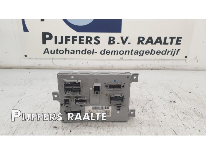 Gebruikte Module Comfort Mercedes C (W205) C-300 CDI 2.2 BlueTEC Hybrid, C-300 h 16V Prijs € 50,00 Margeregeling aangeboden door Pijffers B.V. Raalte