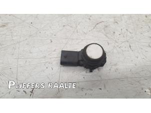 Gebruikte PDC Sensor BMW 4 serie Gran Coupe (F36) 420d 2.0 16V Prijs € 20,00 Margeregeling aangeboden door Pijffers B.V. Raalte