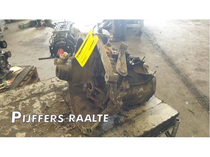 Gebruikte Versnellingsbak Peugeot 206 SW (2E/K) 1.4 Prijs € 100,00 Margeregeling aangeboden door Pijffers B.V. Raalte