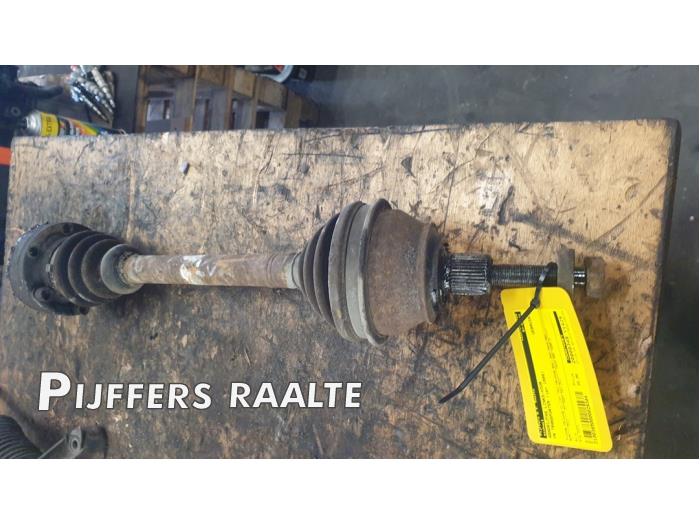 Gebruikte Steekas links-voor Volkswagen Transporter T4 2.5 TDI Prijs € 35,00 Margeregeling aangeboden door Pijffers B.V. Raalte