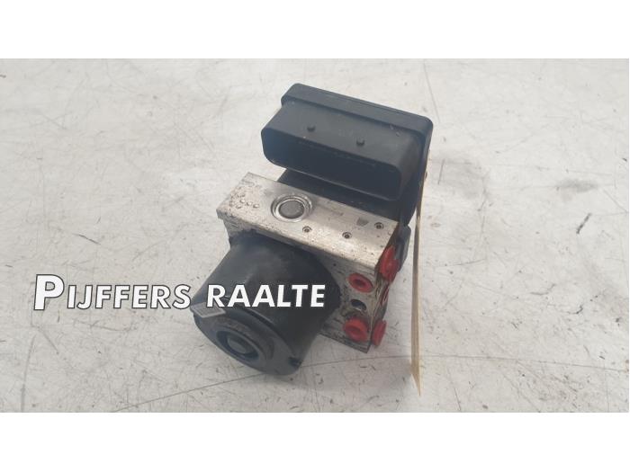 Gebruikte ABS Pomp Ford Transit Connect 1.8 TDCi 75 Prijs € 45,00 Margeregeling aangeboden door Pijffers B.V. Raalte