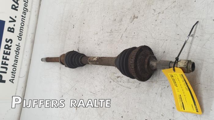 Gebruikte Steekas rechts-voor Peugeot 206 SW (2E/K) 1.4 Prijs € 25,00 Margeregeling aangeboden door Pijffers B.V. Raalte