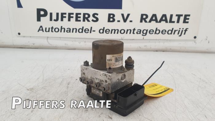 Gebruikte ABS Pomp Peugeot Boxer (U9) 3.0 HDi 160 Euro 4 Prijs € 75,00 Margeregeling aangeboden door Pijffers B.V. Raalte