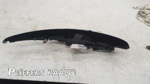 Gebruikte Display Interieur Mazda 3 Sport (BL14/BLA4/BLB4) 1.6i MZR 16V Prijs € 150,00 Margeregeling aangeboden door Pijffers B.V. Raalte