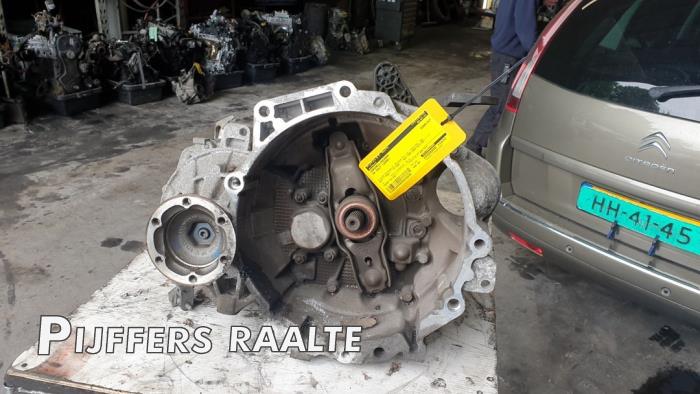 Versnellingsbak van een Volkswagen Golf V (1K1) 1.4 GT 16V 2008