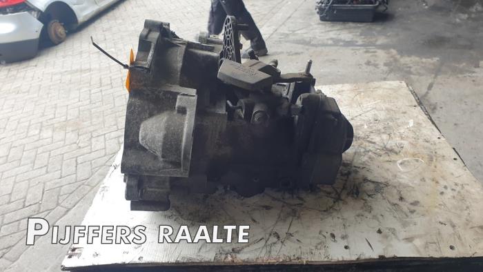Versnellingsbak van een Volkswagen Golf V (1K1) 1.4 GT 16V 2008
