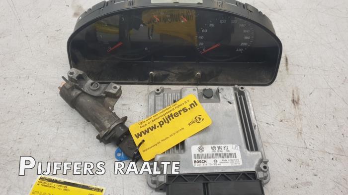 Gebruikte Kontaktslot + computer Volkswagen Transporter T5 1.9 TDi Prijs € 199,00 Margeregeling aangeboden door Pijffers B.V. Raalte