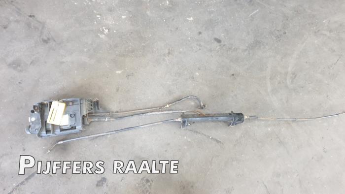 Gebruikte Handrem Mechaniek Renault Scénic II (JM) 1.6 16V Prijs € 200,00 Margeregeling aangeboden door Pijffers B.V. Raalte