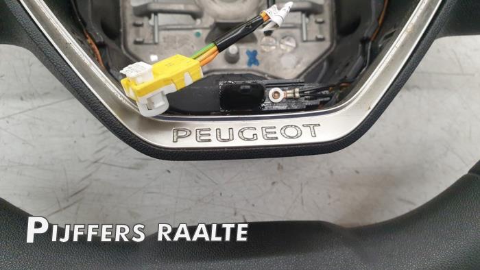 Stuurwiel van een Peugeot Partner (EF/EU) 1.6 BlueHDI 75 2019