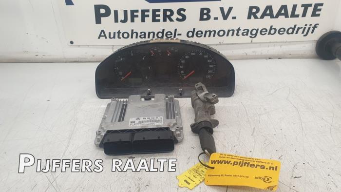 Gebruikte Kontaktslot + computer Volkswagen Transporter T5 2.5 TDi PF Prijs € 200,00 Margeregeling aangeboden door Pijffers B.V. Raalte
