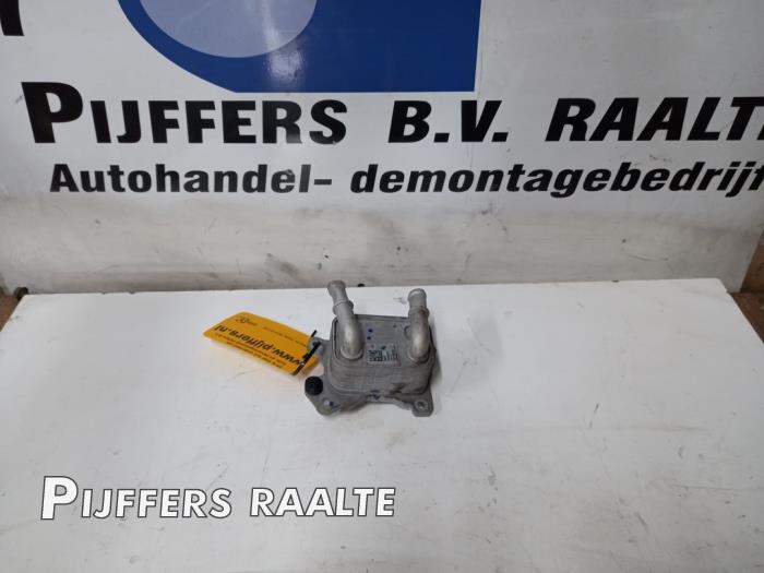 Gebruikte Oliekoeler Renault Clio IV (5R) 0.9 Energy TCE 90 12V Prijs € 65,00 Margeregeling aangeboden door Pijffers B.V. Raalte