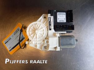 Gebruikte Raammotor Portier Audi A3 Sportback Quattro (8PA) 3.2 V6 24V Prijs € 30,00 Margeregeling aangeboden door Pijffers B.V. Raalte