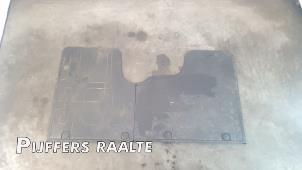 Gebruikte Matten Set Renault Trafic (1FL/2FL/3FL/4FL) 2.0 dCi 16V 120 Prijs € 30,25 Inclusief btw aangeboden door Pijffers B.V. Raalte