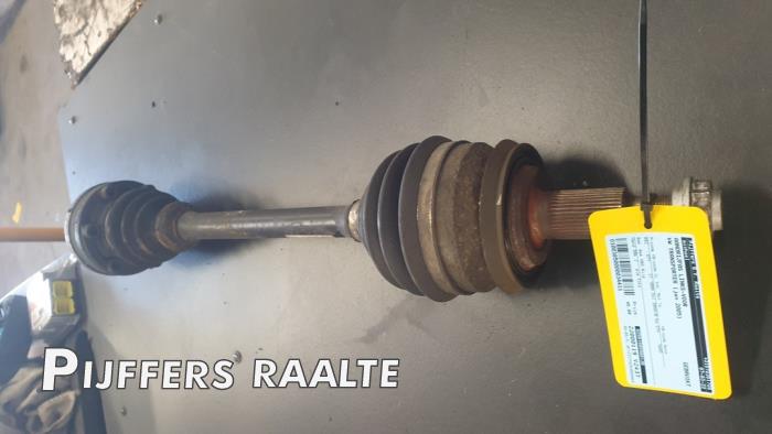 Gebruikte Aandrijfas links-voor Volkswagen Transporter/Caravelle T5 1.9 TDi Prijs € 54,45 Inclusief btw aangeboden door Pijffers B.V. Raalte