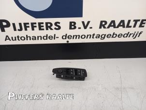Gebruikte Raam schakelaar elektrisch BMW 3 serie Touring (F31) 318i 1.5 TwinPower Turbo 12V Prijs € 32,50 Margeregeling aangeboden door Pijffers B.V. Raalte