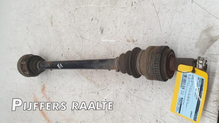 Gebruikte Steekas rechts-achter BMW 3 serie Touring (E91) 318i 16V Prijs € 45,00 Margeregeling aangeboden door Pijffers B.V. Raalte