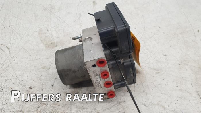 Gebruikte ABS Pomp Citroen Jumper (U9) 2.2 HDi 130 Prijs € 181,50 Inclusief btw aangeboden door Pijffers B.V. Raalte