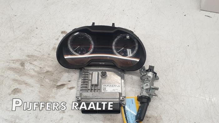 Gebruikte Kontaktslot + computer Skoda Octavia Combi (5EAC) 1.6 TDI 16V Prijs € 350,00 Margeregeling aangeboden door Pijffers B.V. Raalte