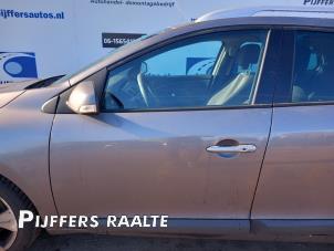 Gebruikte Portier 4Deurs links-voor Renault Megane III Grandtour (KZ) 1.4 16V TCe 130 Prijs € 200,00 Margeregeling aangeboden door Pijffers B.V. Raalte