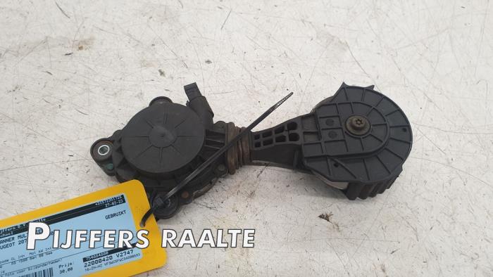 Gebruikte Spanner multiriem Peugeot 207/207+ (WA/WC/WM) 1.6 16V VTi Prijs € 30,00 Margeregeling aangeboden door Pijffers B.V. Raalte