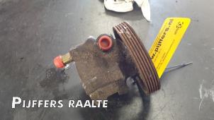Gebruikte Pomp Servo Opel Movano (4A1; 4A2; 4B2; 4B3; 4C2; 4C3) 1.9 DTI Prijs € 35,00 Margeregeling aangeboden door Pijffers B.V. Raalte