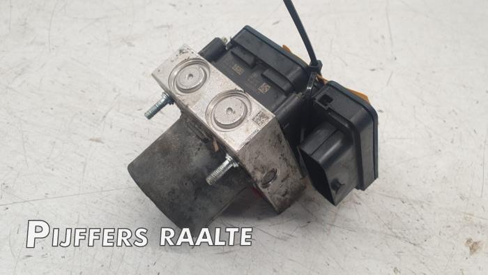 Gebruikte ABS Pomp Renault Master III (MA/MB/MC/MD/MH/MF/MG/MH) 2.3 dCi 16V RWD Prijs € 242,00 Inclusief btw aangeboden door Pijffers B.V. Raalte