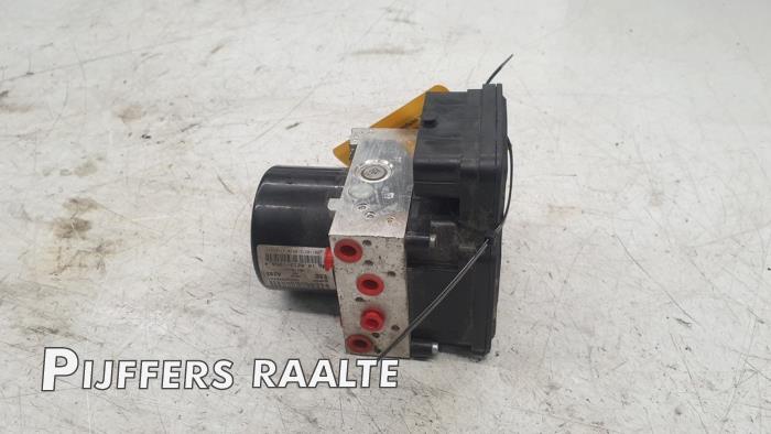 Gebruikte ABS Pomp Fiat Doblo Cargo (263) 1.6 D Multijet Prijs € 150,00 Margeregeling aangeboden door Pijffers B.V. Raalte