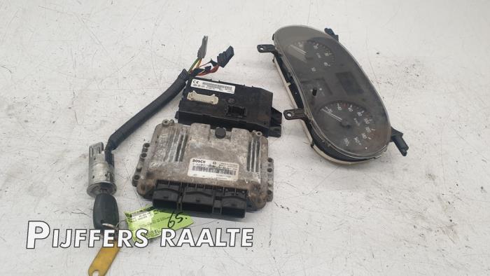 Gebruikte Computer Motormanagement Renault Master II (FD/HD) 2.5 dCi 16V Prijs € 482,79 Inclusief btw aangeboden door Pijffers B.V. Raalte