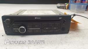 Gebruikte Radio CD Speler Renault Master IV (MA/MB/MC/MD/MH/MF/MG/MH) 2.3 dCi 16V Prijs € 181,50 Inclusief btw aangeboden door Pijffers B.V. Raalte