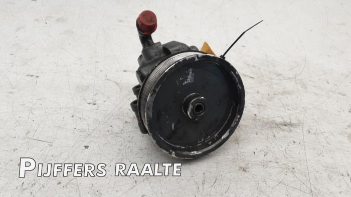 Stuurbekrachtiging Pomp van een Ford Transit 2.4 TDCi 16V 2007