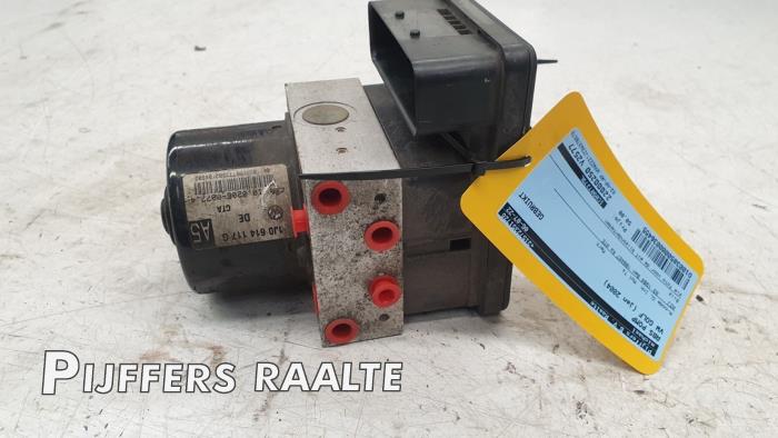 Gebruikte ABS Pomp Volkswagen Golf IV (1J1) 2.0 Prijs € 50,00 Margeregeling aangeboden door Pijffers B.V. Raalte