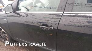 Gebruikte Portier 4Deurs links-voor Renault Megane III Grandtour (KZ) 1.2 16V TCE 130 Prijs € 200,00 Margeregeling aangeboden door Pijffers B.V. Raalte