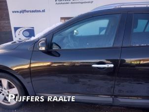 Gebruikte Portier 4Deurs links-voor Renault Megane III Grandtour (KZ) 1.4 16V TCe 130 Prijs € 200,00 Margeregeling aangeboden door Pijffers B.V. Raalte
