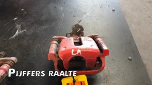 Gebruikte Remklauw (Tang) links-achter Seat Leon (5FB) 2.0 TDI FR 16V Prijs € 50,00 Margeregeling aangeboden door Pijffers B.V. Raalte