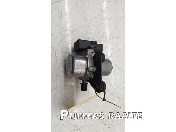 Gebruikte Vacuumpomp Rembekrachtiging Seat Ibiza IV (6J5) 1.0 EcoTSI 12V Prijs € 50,00 Margeregeling aangeboden door Pijffers B.V. Raalte