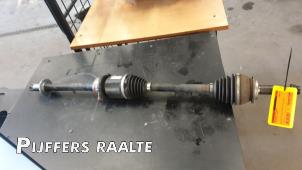 Gebruikte Homokineetas rechts-voor Toyota RAV4 (A5) 2.5 Hybrid 16V AWD Prijs € 150,00 Margeregeling aangeboden door Pijffers B.V. Raalte