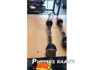 Gebruikte Aandrijfas rechts-voor Renault Kangoo Express (RFK) 1.5 Blue dCi 95 Prijs € 181,50 Inclusief btw aangeboden door Pijffers B.V. Raalte