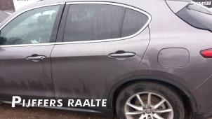Gebruikte Deur 4Deurs links-achter Alfa Romeo Stelvio (949) 2.0 T 16V Q4 Prijs € 726,00 Inclusief btw aangeboden door Pijffers B.V. Raalte