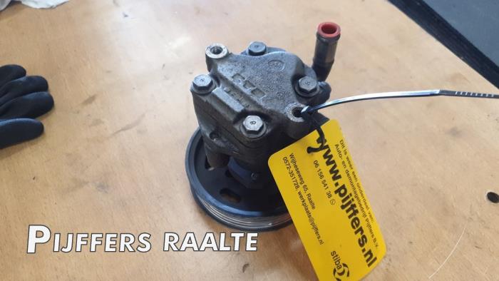 Gebruikte Pomp Servo Volkswagen Caddy III (2KA,2KH,2CA,2CH) 1.9 TDI Prijs € 48,40 Inclusief btw aangeboden door Pijffers B.V. Raalte