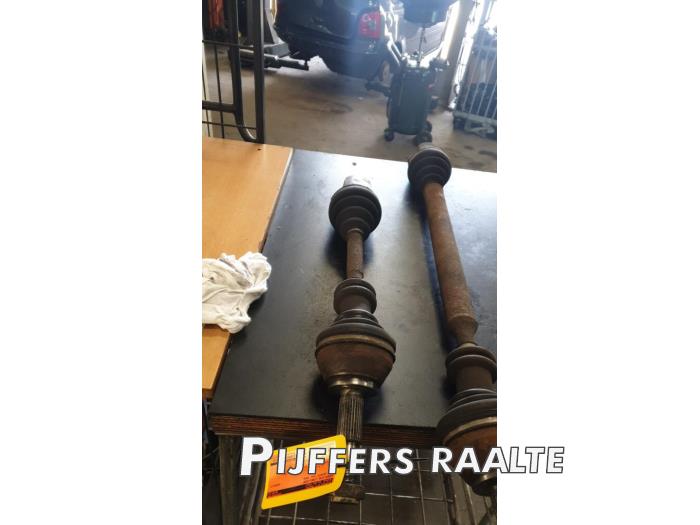Gebruikte Steekas links-voor Fiat Ducato Panorama (280) 2.5 TD 14 Prijs € 60,50 Inclusief btw aangeboden door Pijffers B.V. Raalte