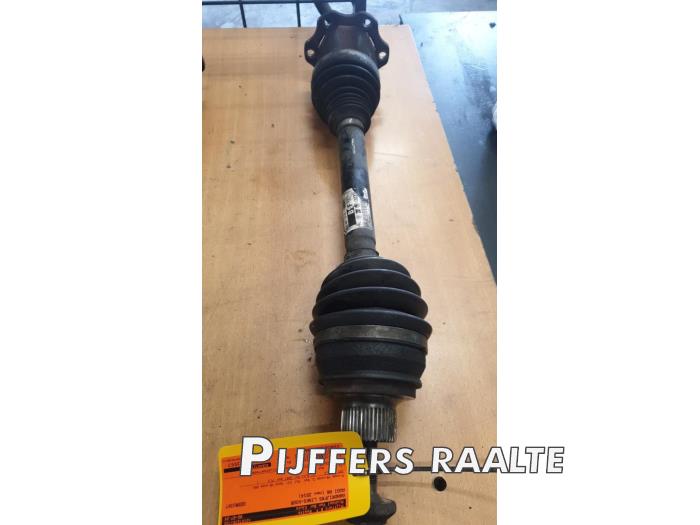 Gebruikte Aandrijfas links-voor Audi A6 Avant (C7) 3.0 TDI V6 24V Quattro Prijs € 90,75 Inclusief btw aangeboden door Pijffers B.V. Raalte