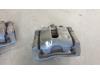 Nissan Note (E12) 1.2 DIG-S 98 Remklauw (Tang) rechts-voor