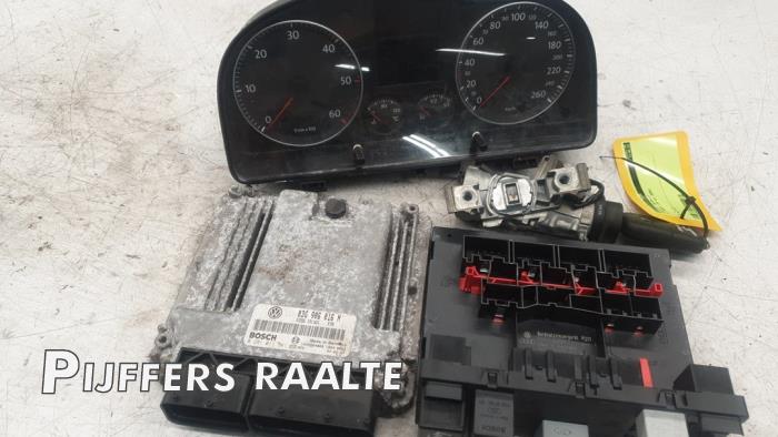 Computer Motormanagement van een Volkswagen Caddy III (2KA,2KH,2CA,2CH) 2.0 SDI 2004