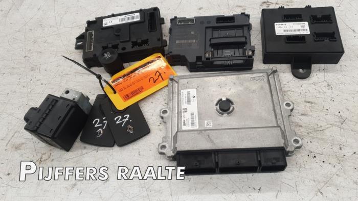 Gebruikte Kontaktslot + computer Renault Clio IV Estate/Grandtour (7R) 0.9 Energy TCE 90 12V Prijs € 361,79 Inclusief btw aangeboden door Pijffers B.V. Raalte