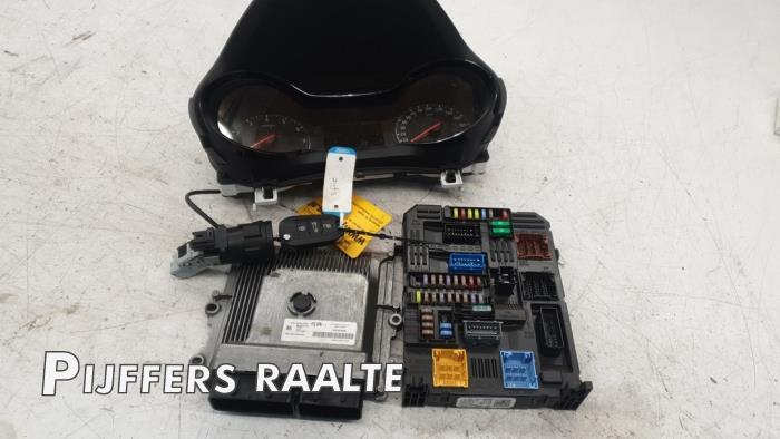 Gebruikte Kontaktslot + computer Opel Corsa F (UB/UH/UP) 1.2 Turbo 12V 100 Prijs € 484,00 Inclusief btw aangeboden door Pijffers B.V. Raalte