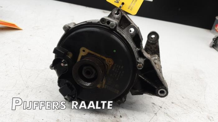 Gebruikte Dynamo BMW 7 serie (E65/E66/E67) 735i,Li 3.6 V8 32V Prijs € 200,00 Margeregeling aangeboden door Pijffers B.V. Raalte
