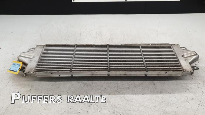 Intercooler van een Volkswagen Transporter T5 2.0 TDI DRF 2012