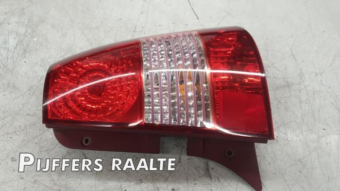 Achterlicht rechts van een Kia Picanto (BA) 1.0 12V 2006