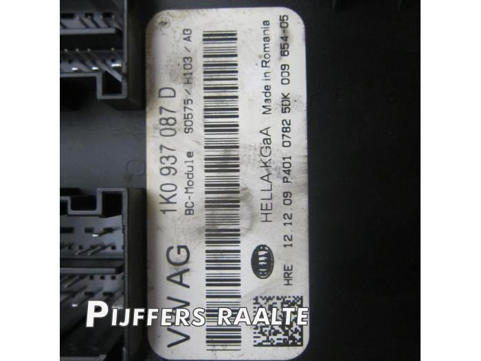 Boordcomputer van een Volkswagen Golf VI (5K1) 2.0 TSI R 16V 4Motion 2010